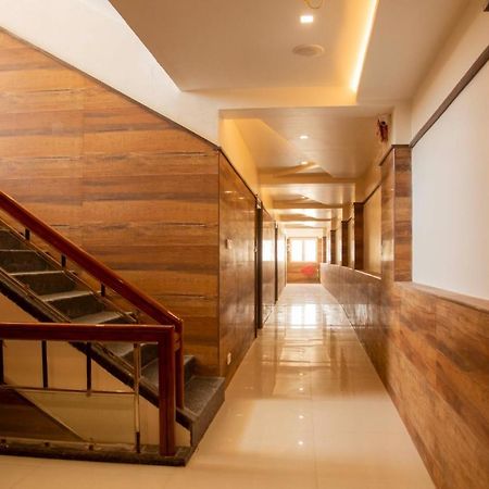 Sri Balaji Grand Hotel Kumbakonam Extérieur photo