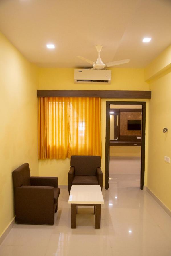 Sri Balaji Grand Hotel Kumbakonam Extérieur photo