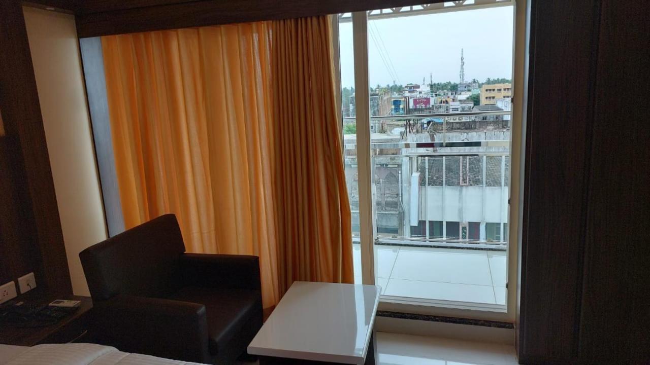 Sri Balaji Grand Hotel Kumbakonam Extérieur photo