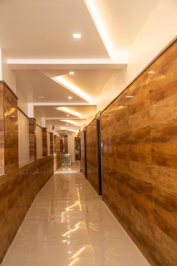 Sri Balaji Grand Hotel Kumbakonam Extérieur photo